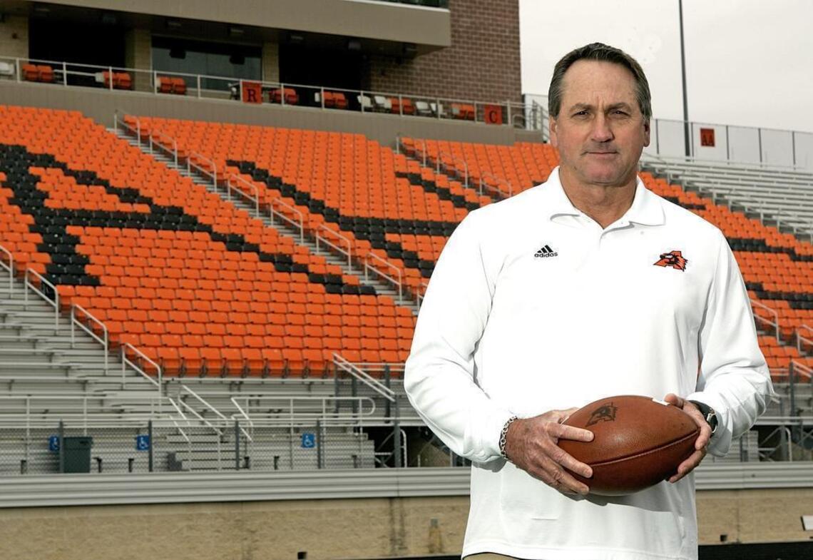 Aledo coaching legend Tim Buchanan makes endorsement in governor's race