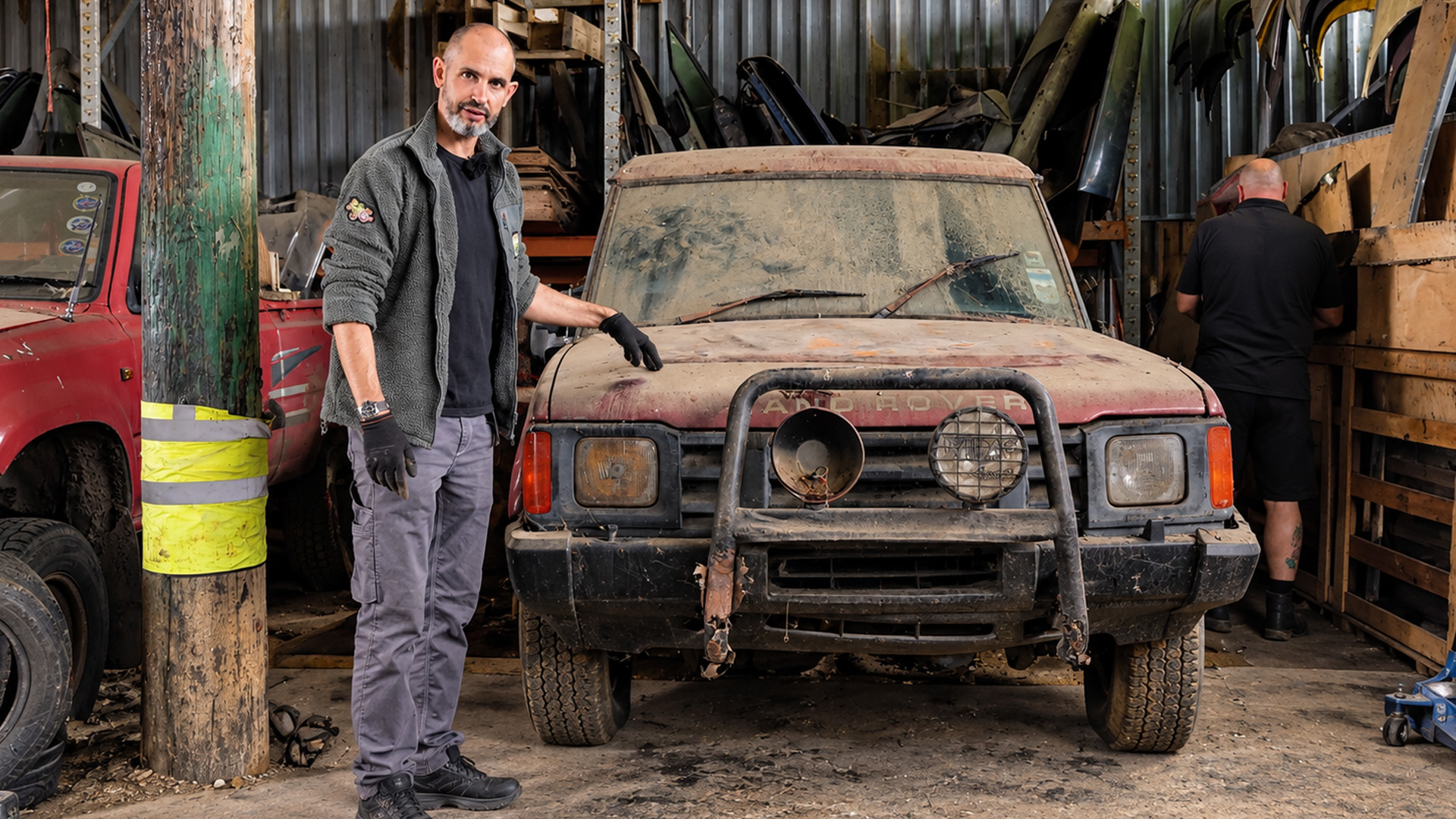 Discovery of a rare Land Rover leads to an initial vehicle inspection