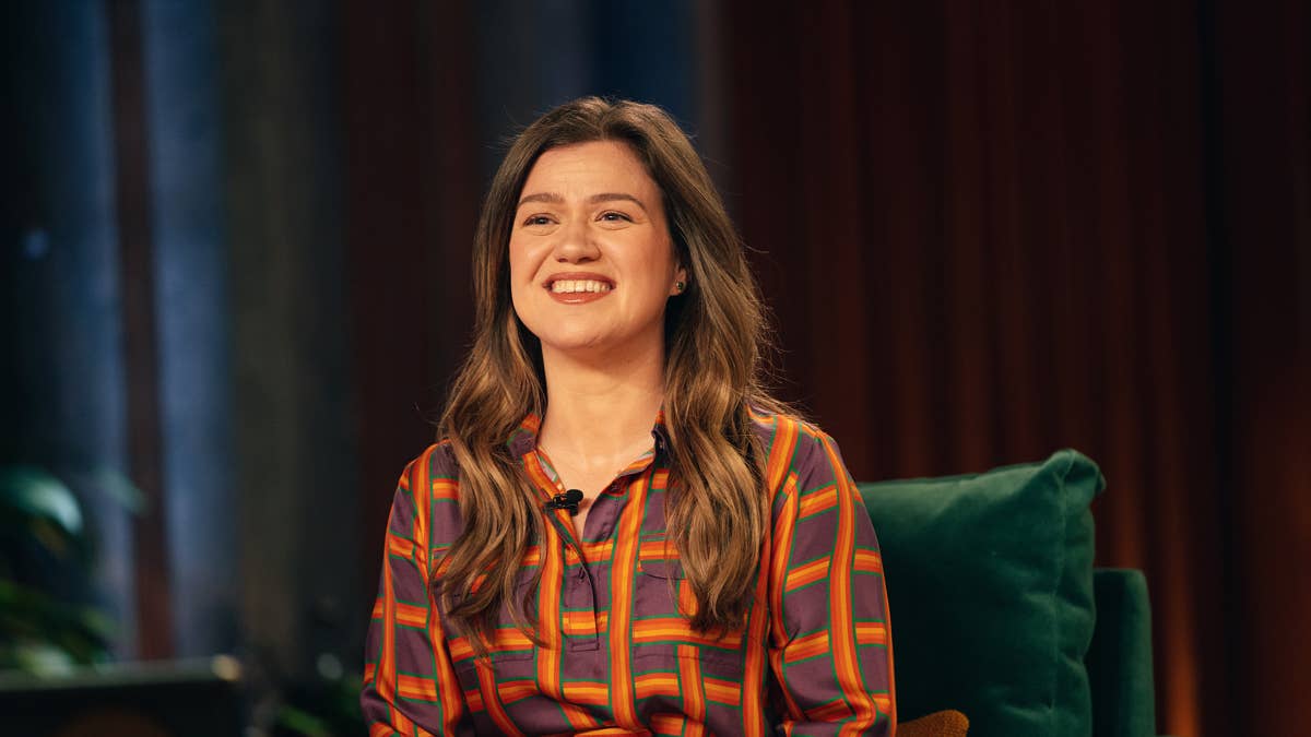 Kelly Clarkson calls out Brooklyn store employee for disrespectful treatment during shopping trip