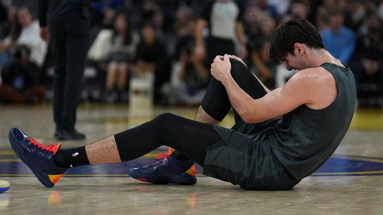 Kings center Maxime Raynaud suffers knee injury in preseason clash with ...