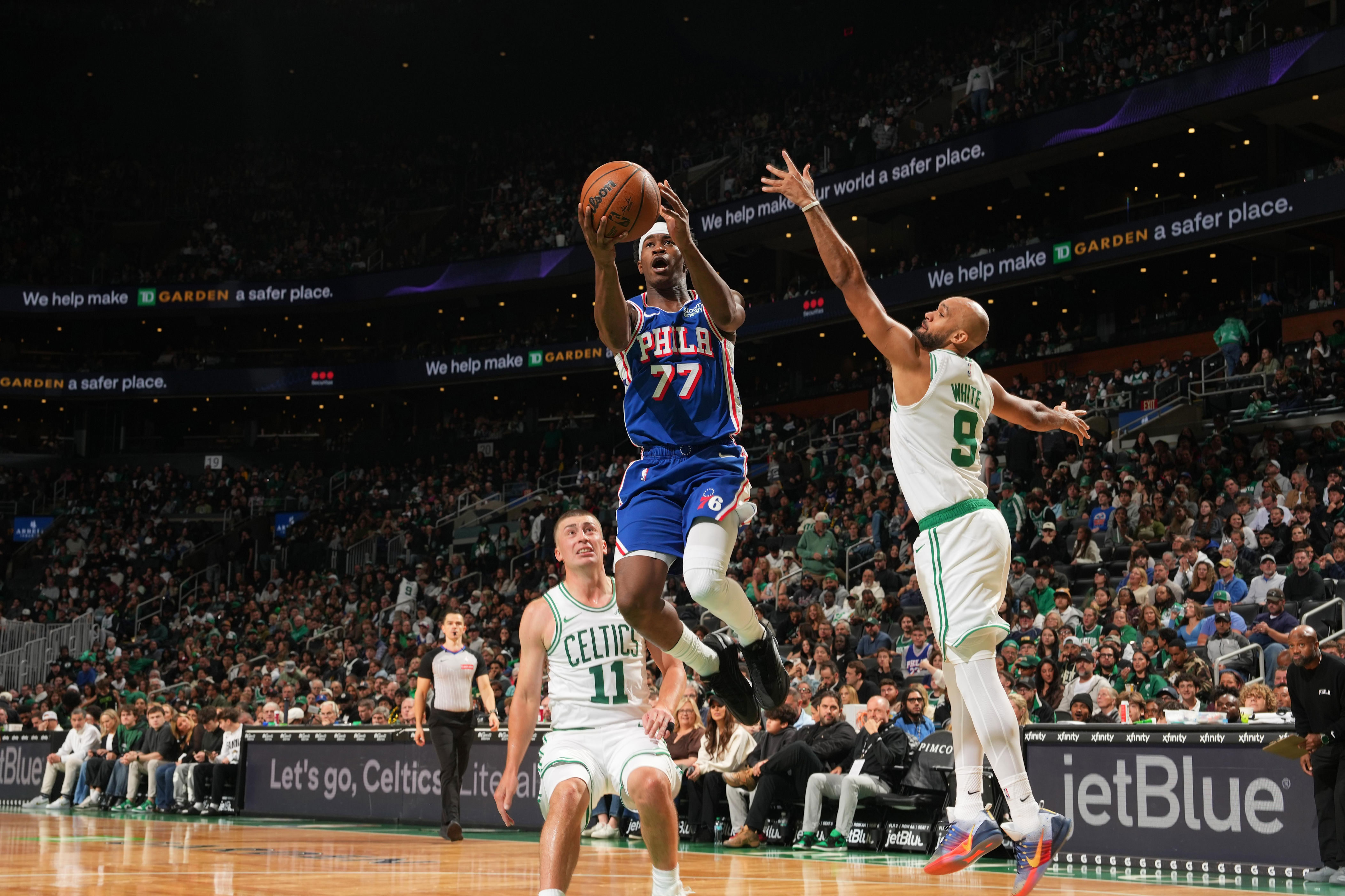 Sixers bell ringer: Edgecombe’s growth, Walker’s strong preseason continue