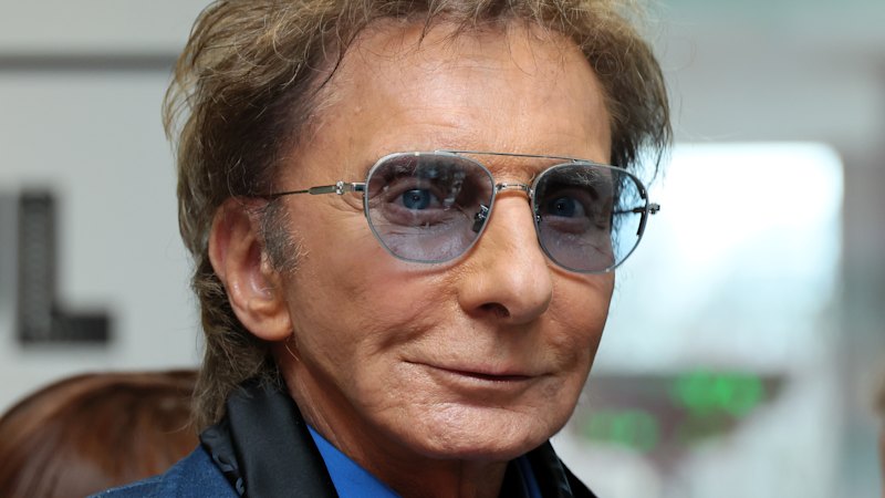Barry Manilow walks off stage in Vegas just hours after triumphant return