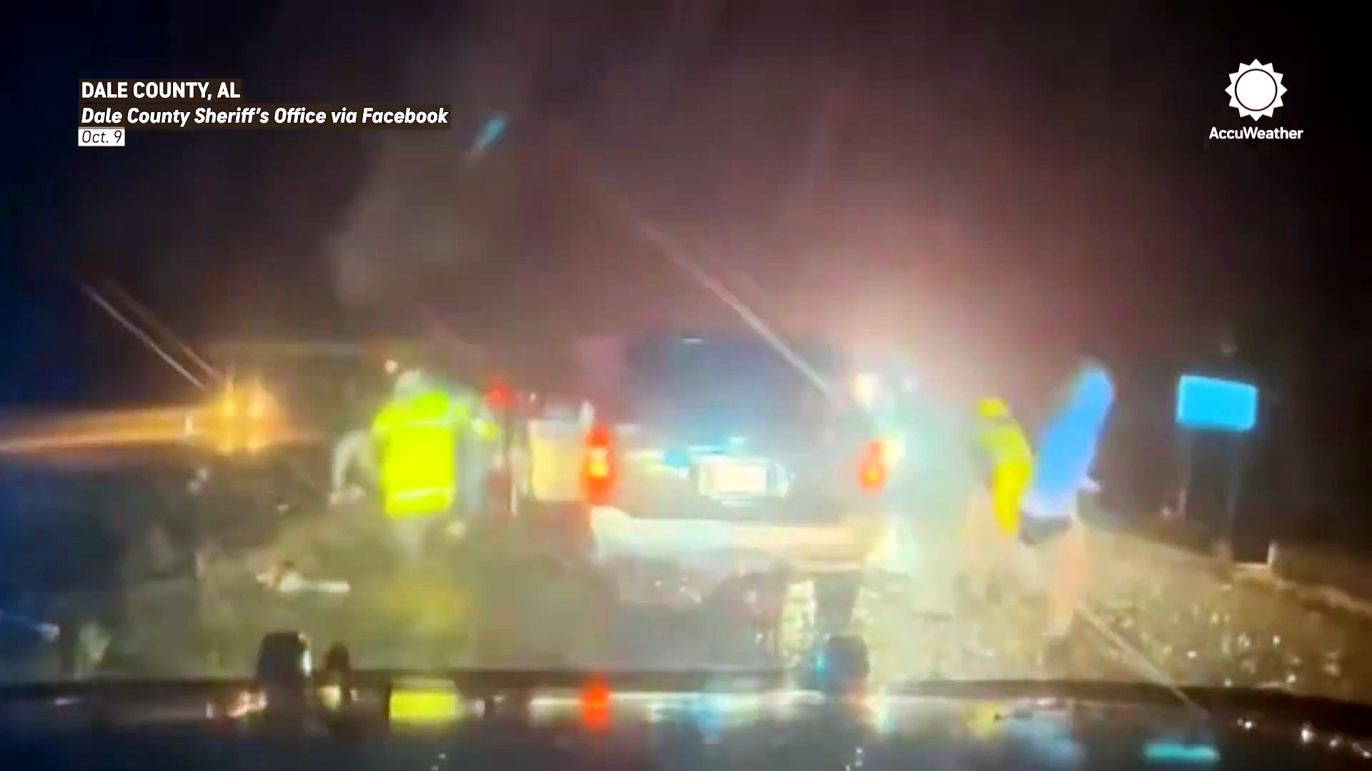 Falling tree struck deputy at Alabama crash scene