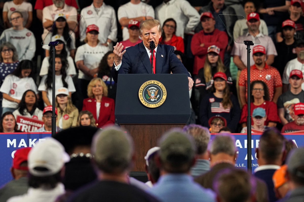 Trump mocks Kamala’s looks as MAGA women laugh at Tennessee rally