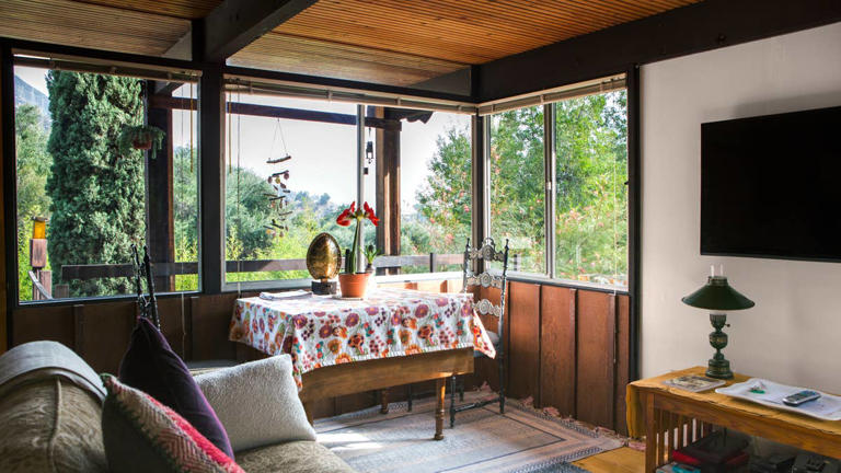 Updating a mid-century home? Why narrow-frame windows make such a ...