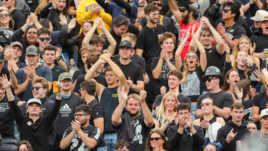 Fans at Milan Puskar Stadium call for Rich Rodriguez, Zac Alley to be fired