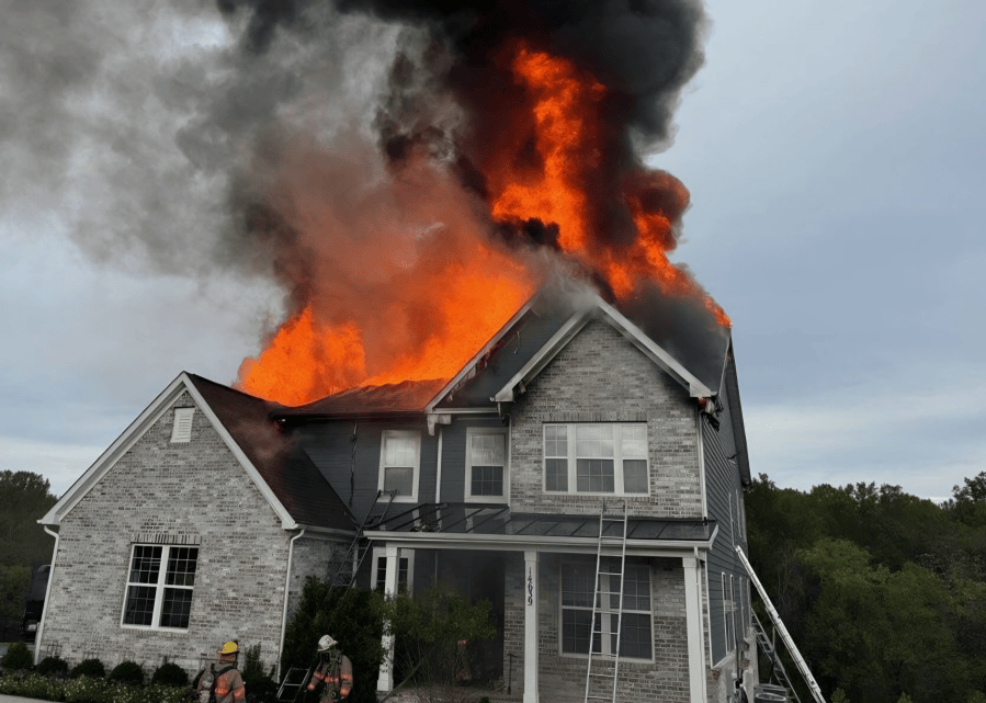 5 adults, 3 dogs displaced after Germantown house fire