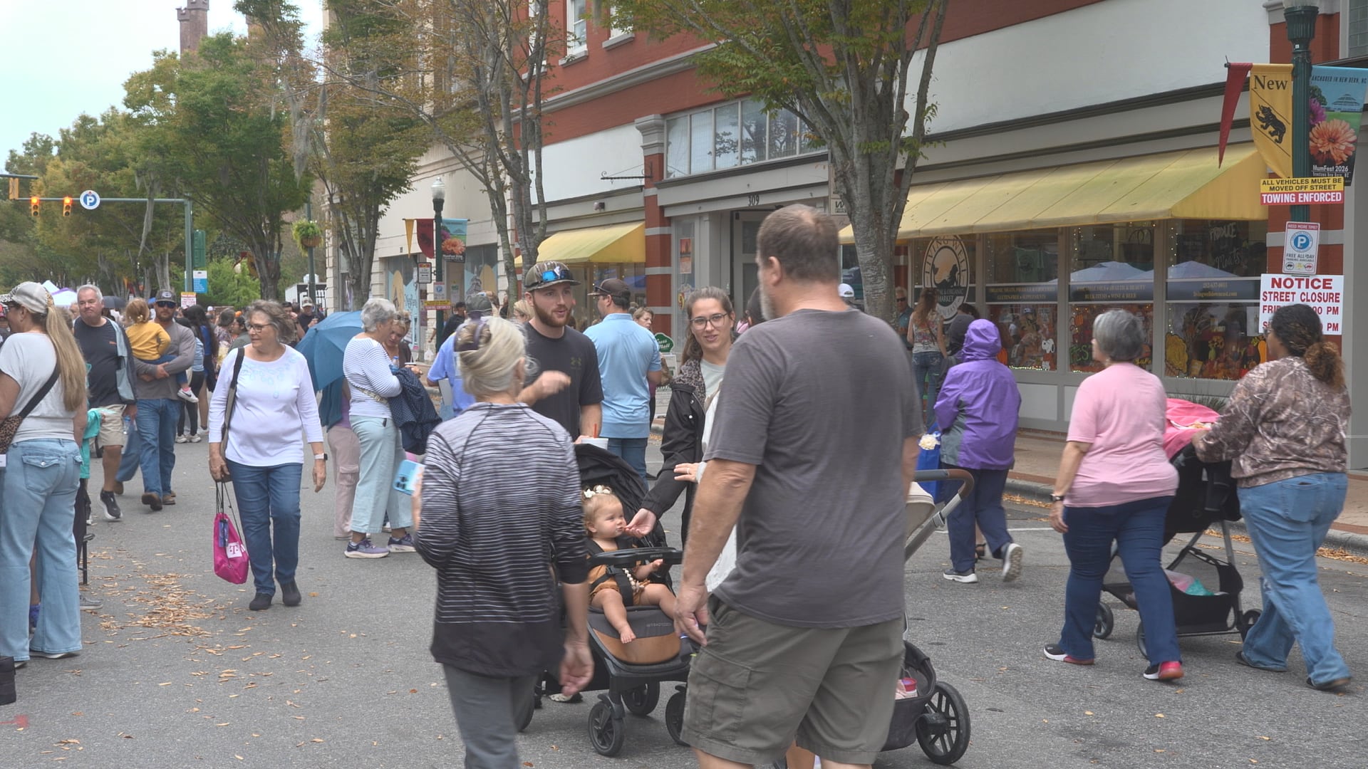 MumFest draws crowds to downtown New Bern