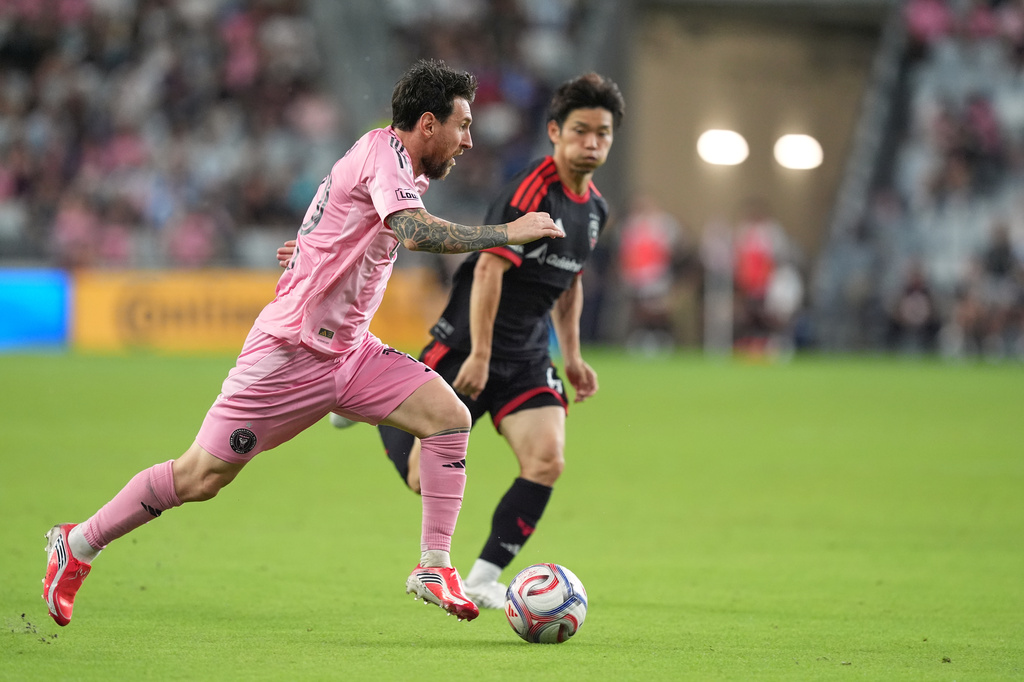 Messi scores twice in first game since Argentina retirement, Inter ...