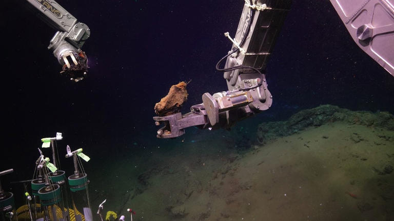 Scientists collected deep-sea rocks. They spontaneously caught fire in ...
