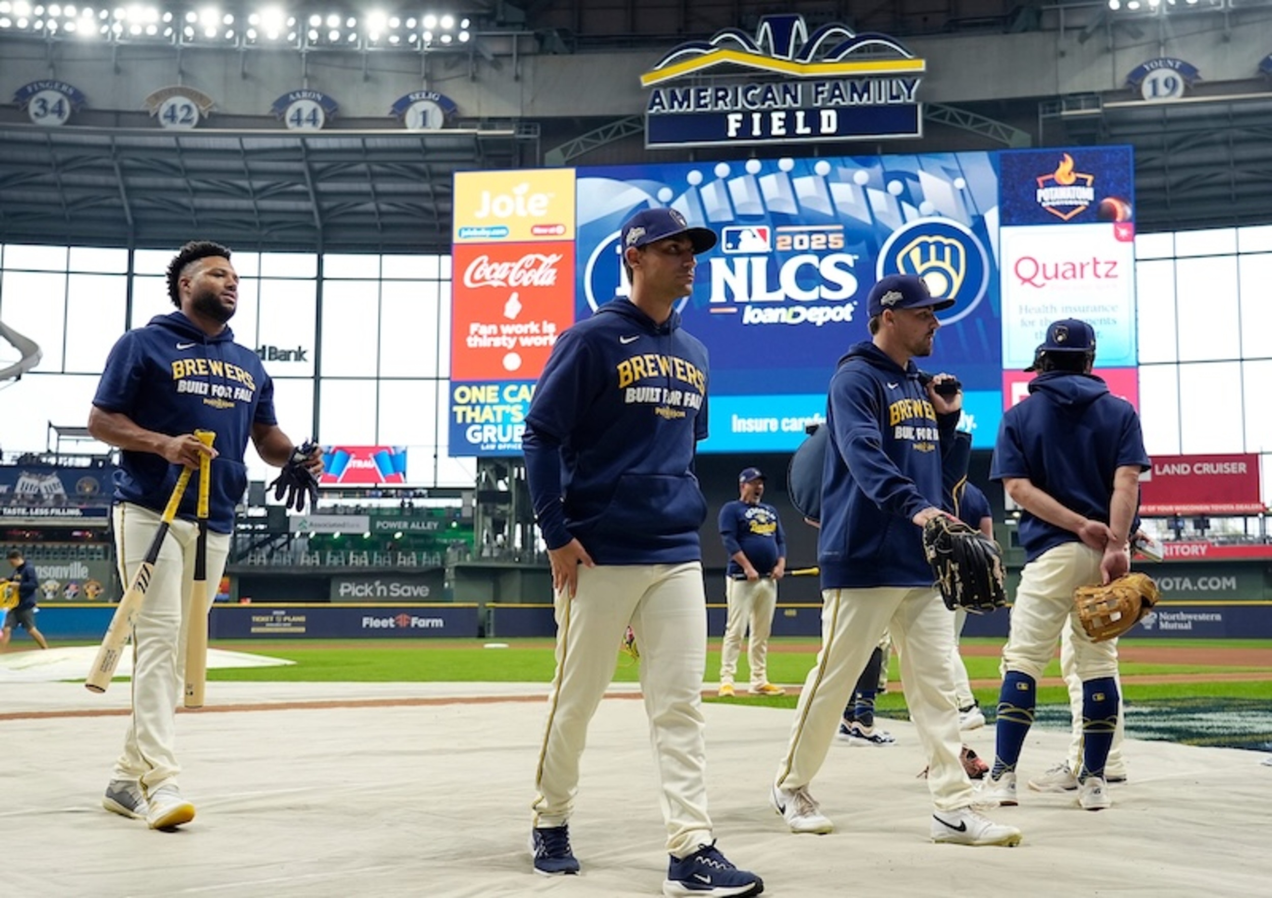 NLCS 2026: Dave Roberts expects Brewers to give Dodgers difficulties