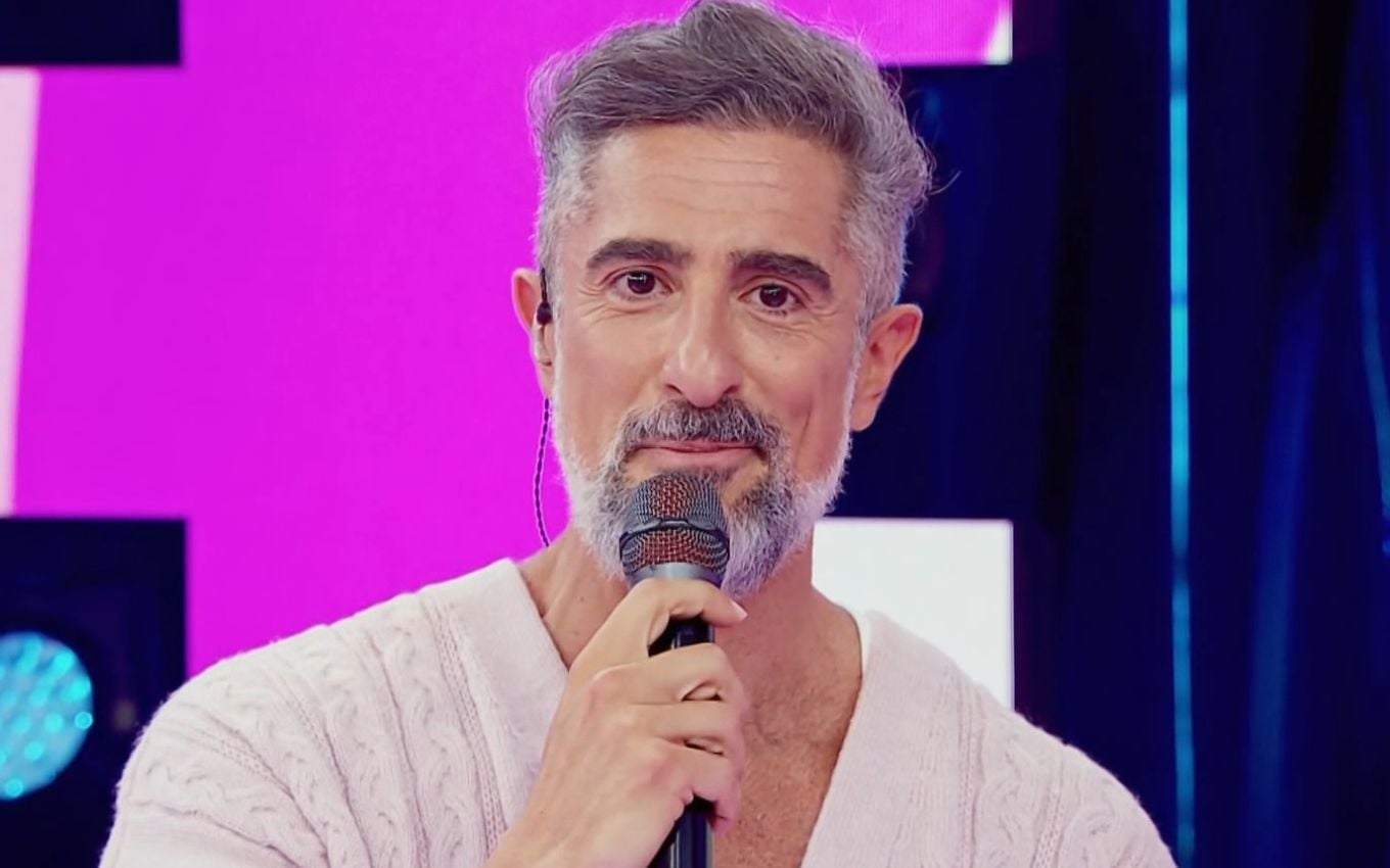 Mion chora de novo pelo emprego na Globo, puxa saco dos Marinho, e web não perdoa
