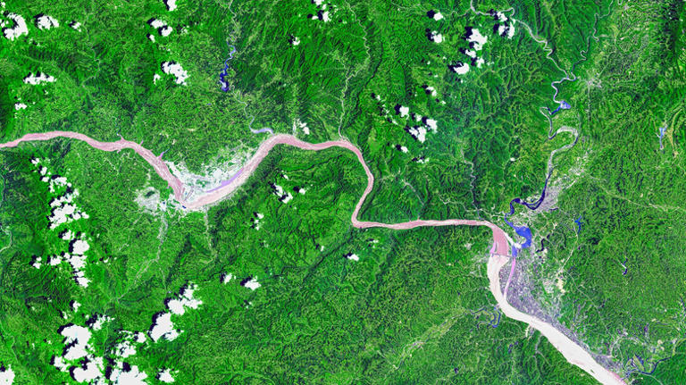 Does China's biggest dam actually slow down the Earth's rotation?