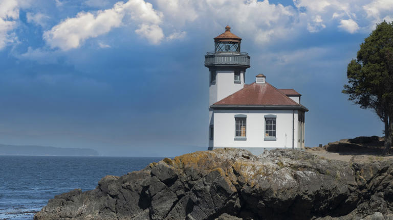 10 most breathtaking lighthouses on the West Coast