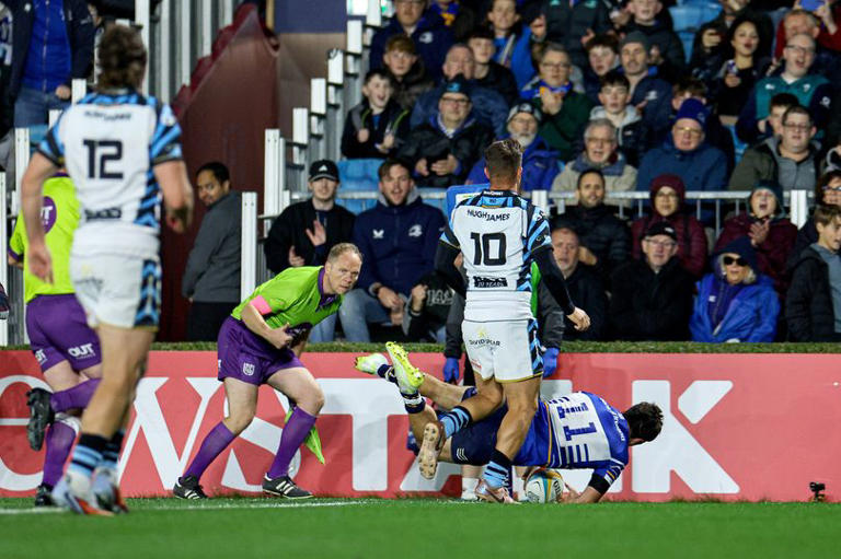 Leinster open Laya Arena account with bonus-point win