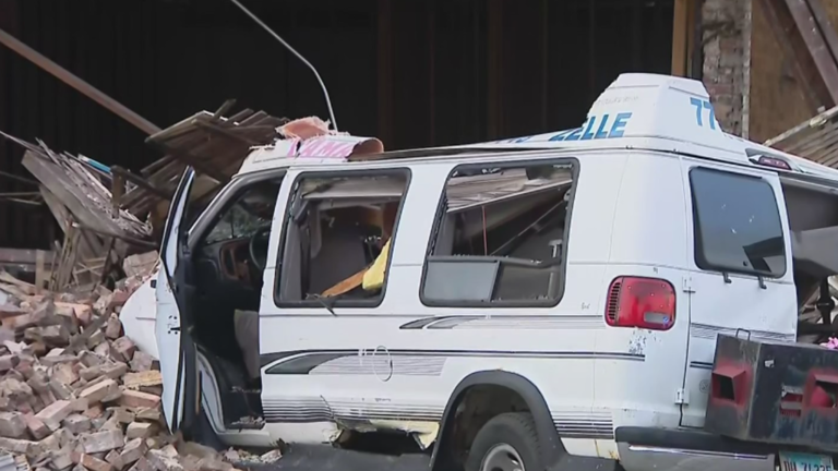 Child among 4 injured after van crashes into building in South Austin