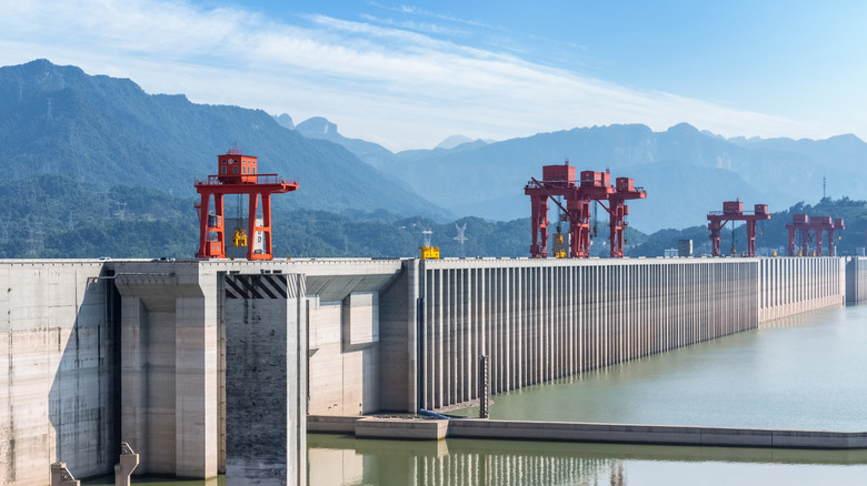 Does China's biggest dam actually slow down the Earth's rotation?