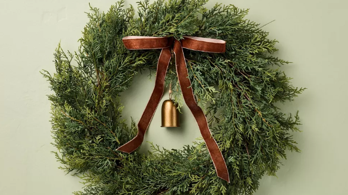 Target's timeless $35 cedar bow bell wreath is the best way to welcome ...