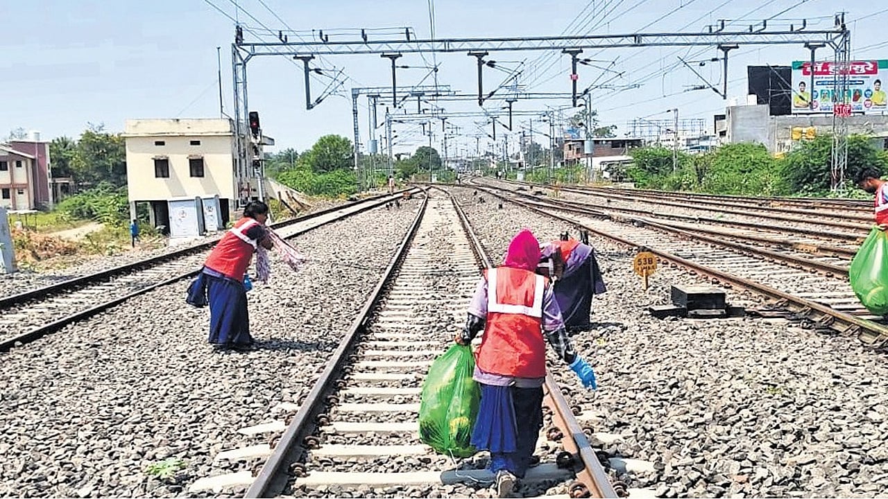 Telangana: Over 21,000 join South Central Railway's cleanliness drive
