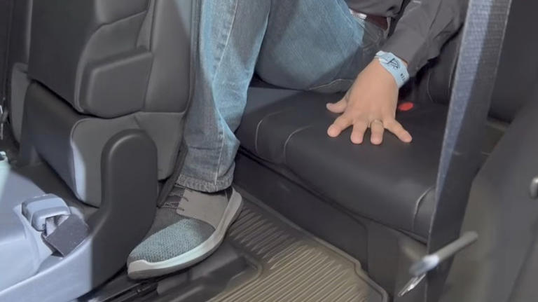 The pros and cons of SUVs with third-row seating