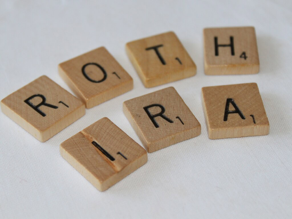 How much does a 62-year-old need in a Roth IRA to collect $6,100 a ...