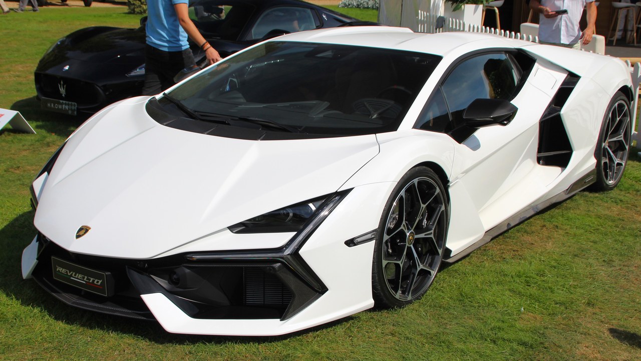 12 cars still carrying the endangered V12, led by a 1,001-hp Lamborghini