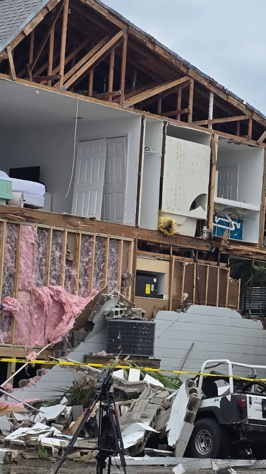 4 dead, mass power outages reported as Hurricane Isaias slams Gulf Coast