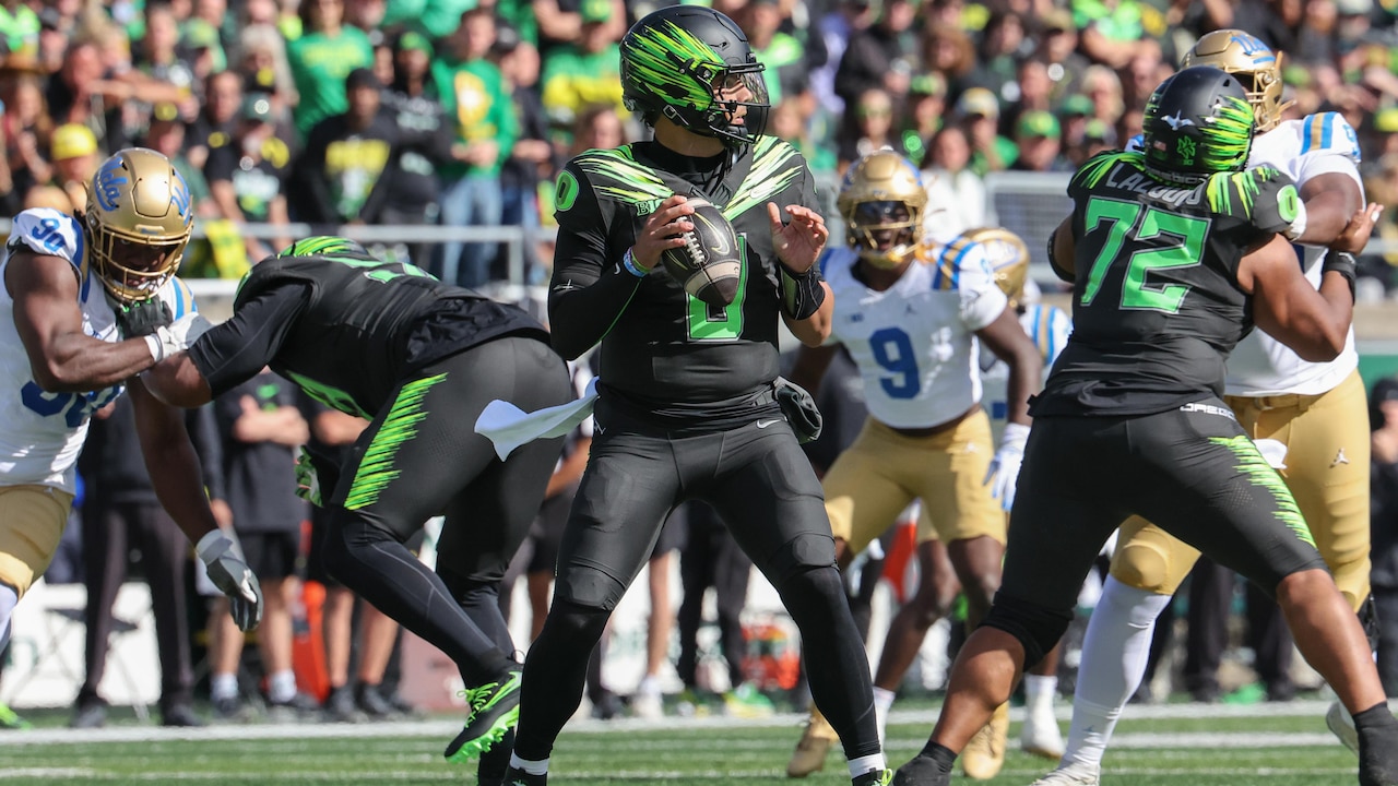 Dylan Raiola benched, final box score stats from Oregon's loss to UCLA ...