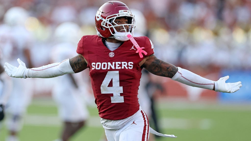 Oklahoma stuns No. 1 Texas 27-24 on last-second field goal in Red River ...