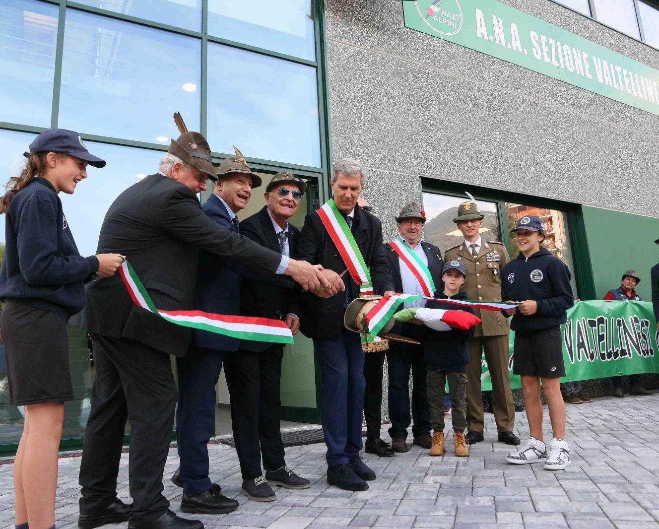 Inaugurata la nuova sede delle penne nere in via Gramsci