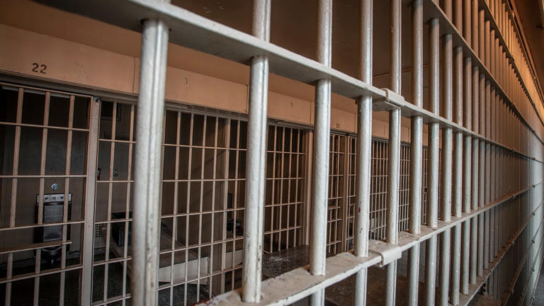 Lake County Jail attack: Guard suffers traumatic brain injury after ...