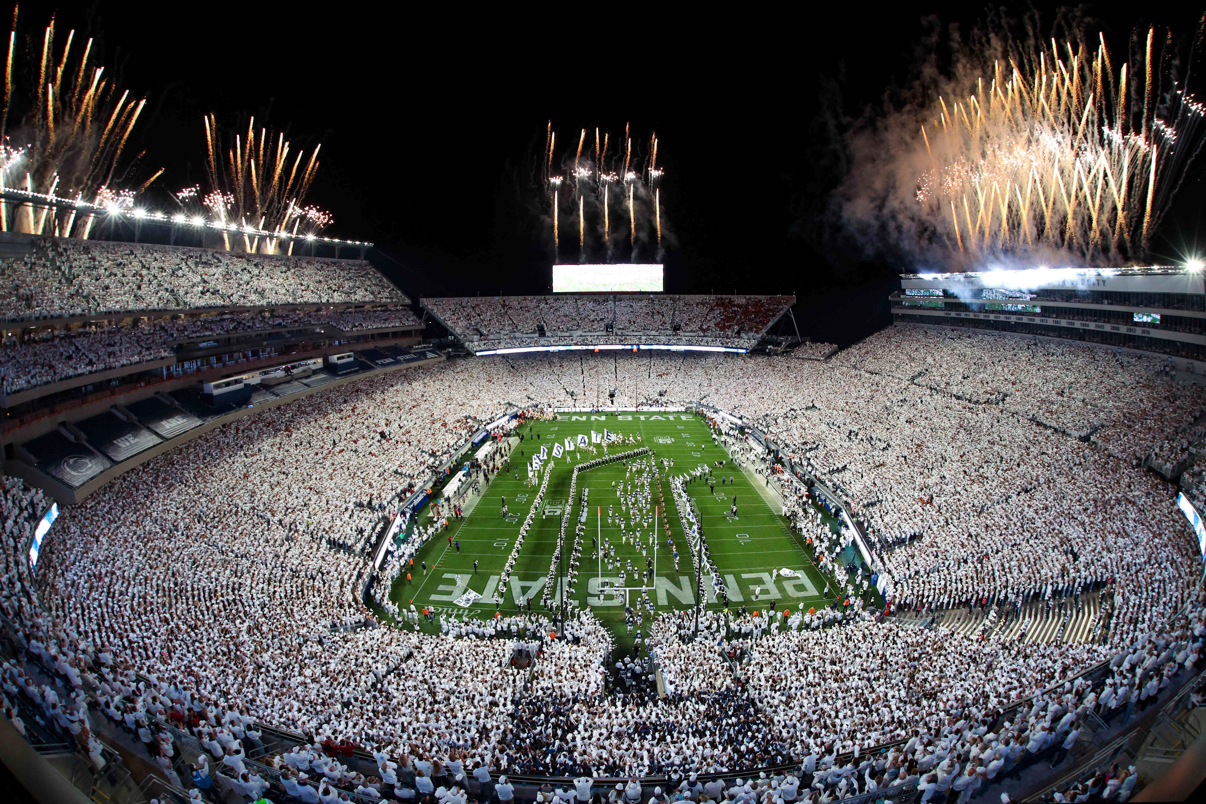 Did Penn State football set a Beaver Stadium attendance record vs USC?