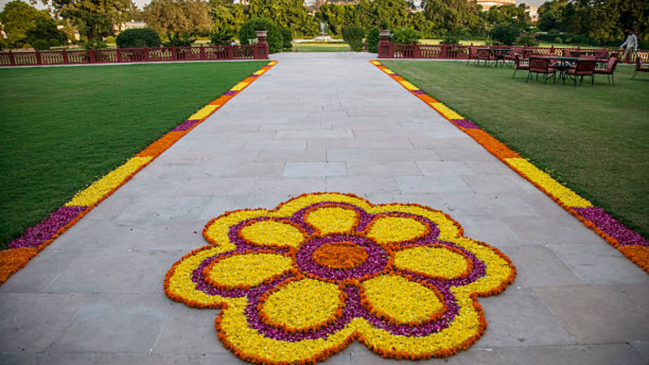 5 AI prompts to create stunning Navratri torans and rangoli designs at home