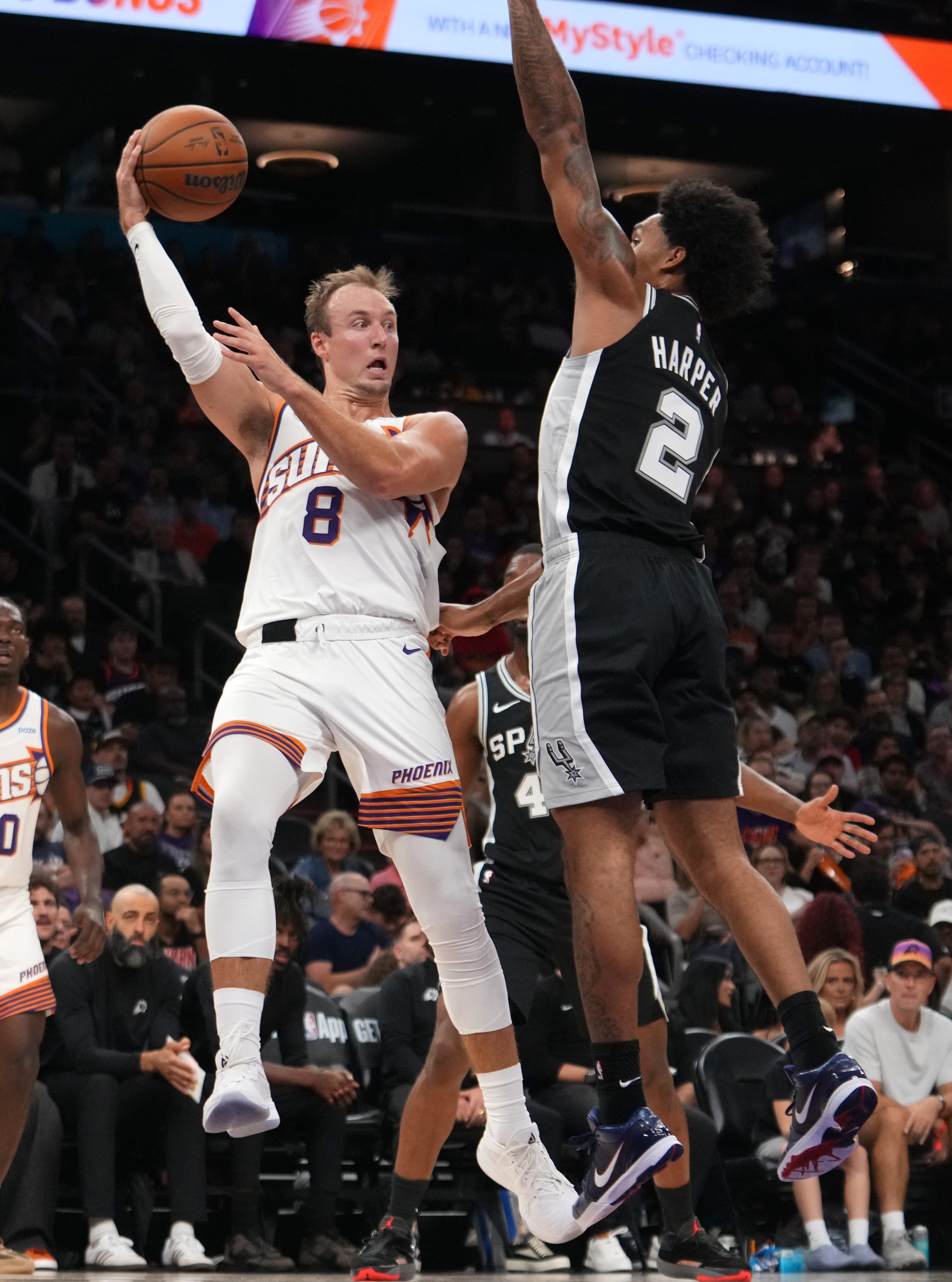 Key guard out rest of Suns preseason game after awkward landing