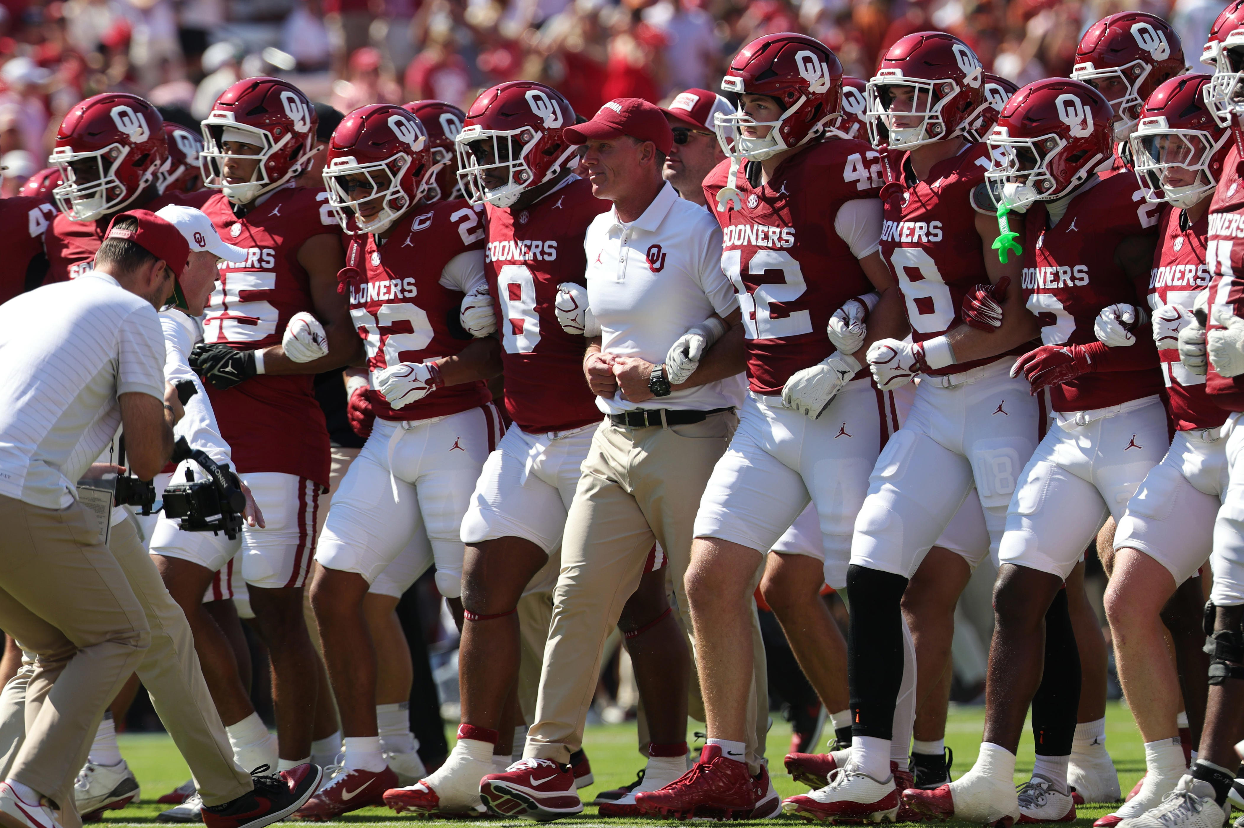Sooners support Brent Venables' belief in upset of Texas Longhorns