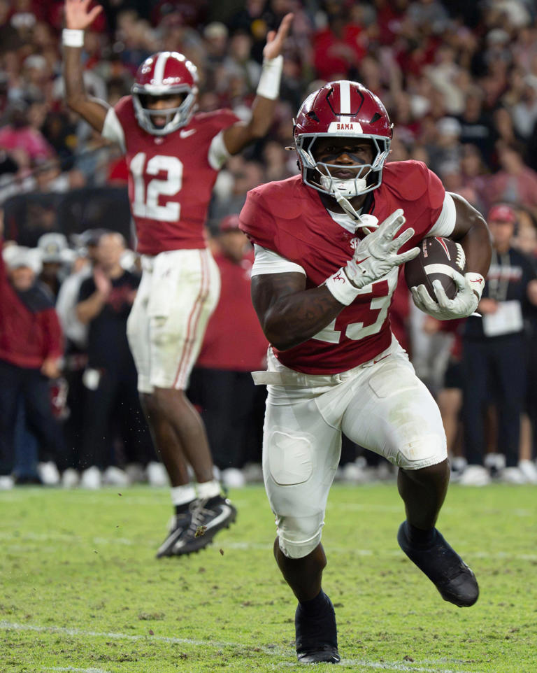 Watch EJ Crowell beat the clock for Alabama football TD vs Georgia
