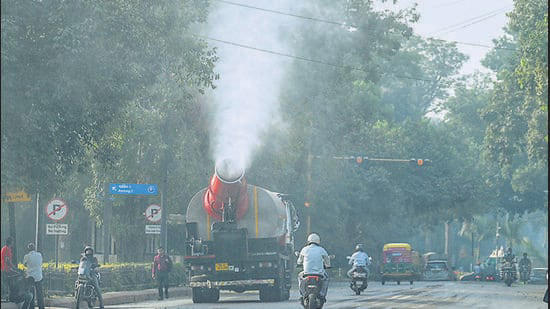PWD floats tenders for 200 anti-smog guns across Delhi
