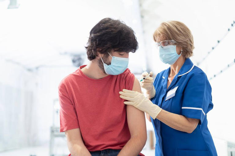 Pharmacist shares 12 key symptoms linked to 'American Covid' amid surge ...