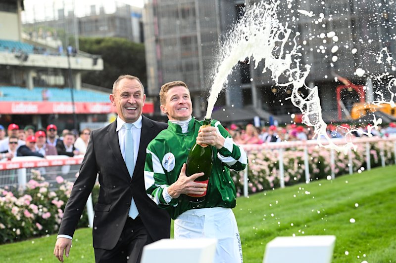 Track tensions, the Valley roar, and Daryl Braithwaite’s Horses: The ...