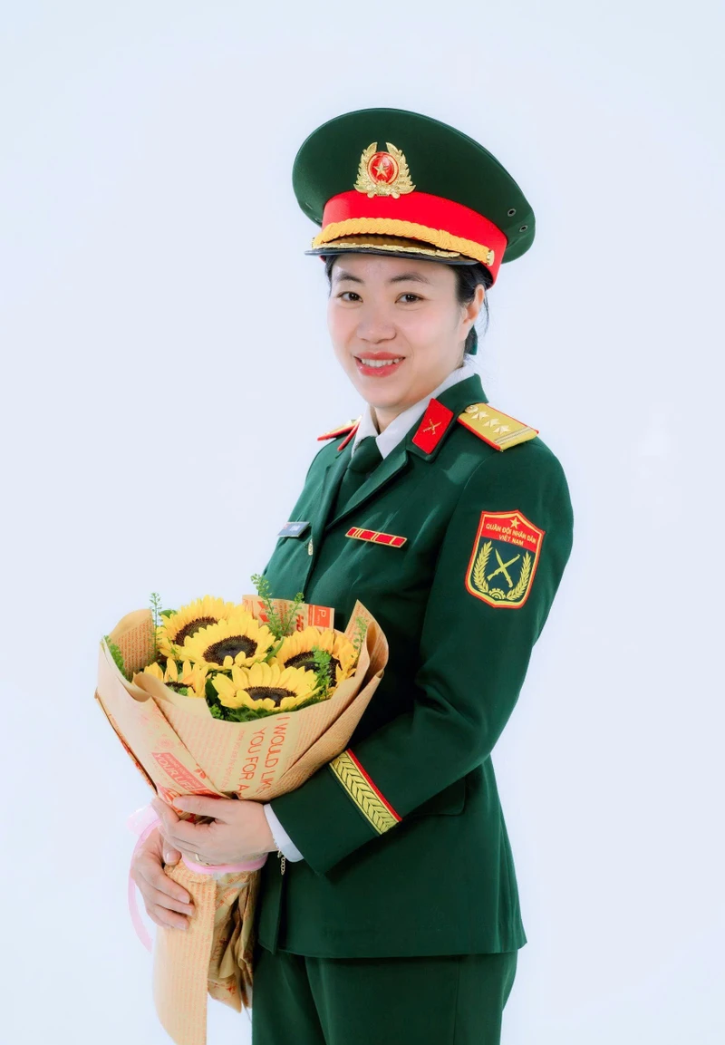 Nữ tướng và nữ anh hùng ở giải thưởng phụ nữ quân đội đầu tiên