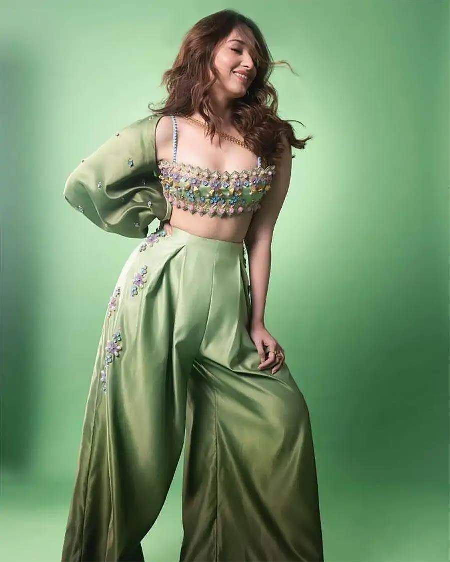 Navratri 2026 colour guide: 9 celebrity-inspired ethnic looks for every ...