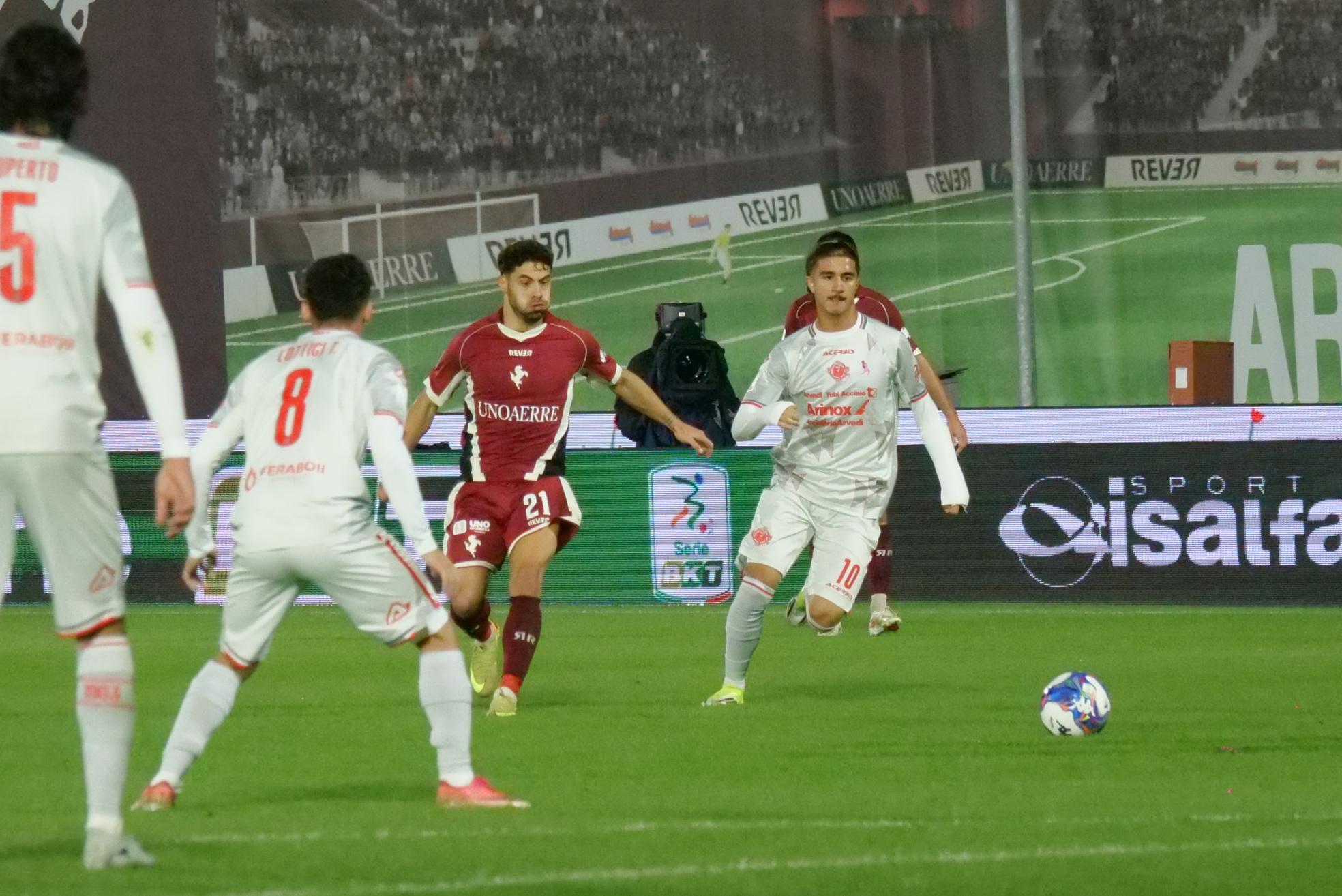 La Cremonese dura solo un tempo. Punto in sofferenza ad Arezzo