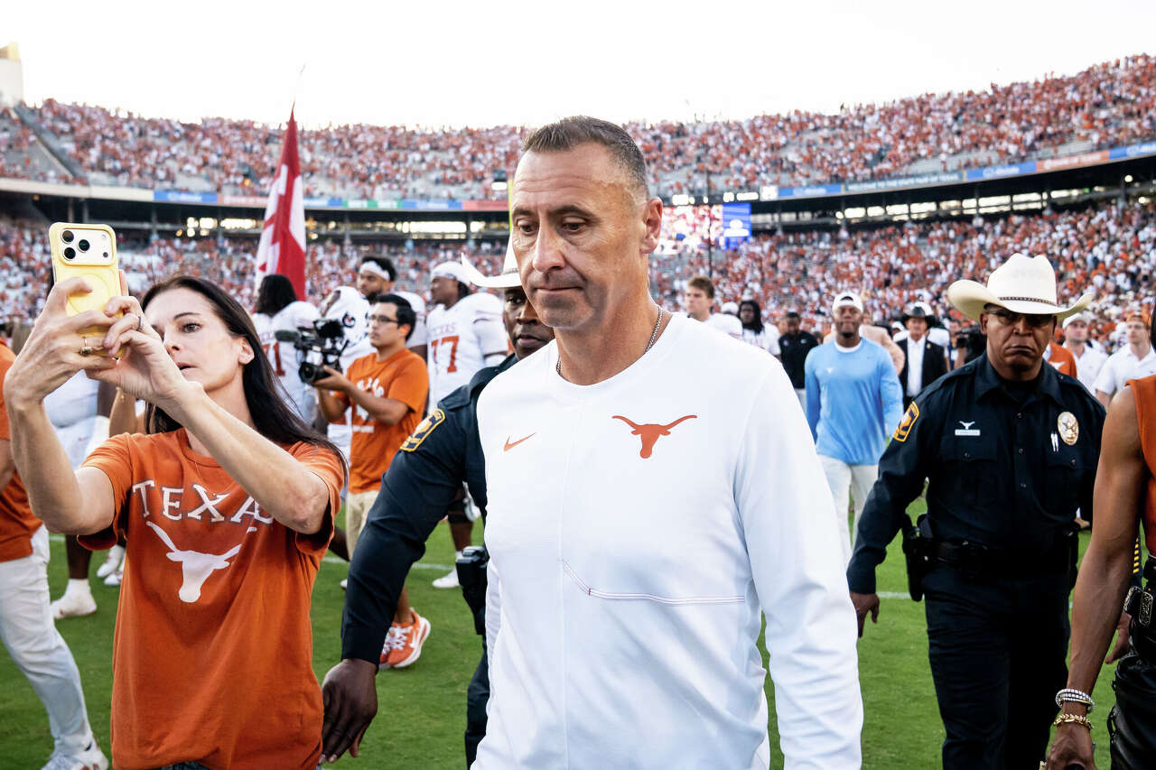 Five-star WR Easton Royal decommits from Texas football. What's next ...