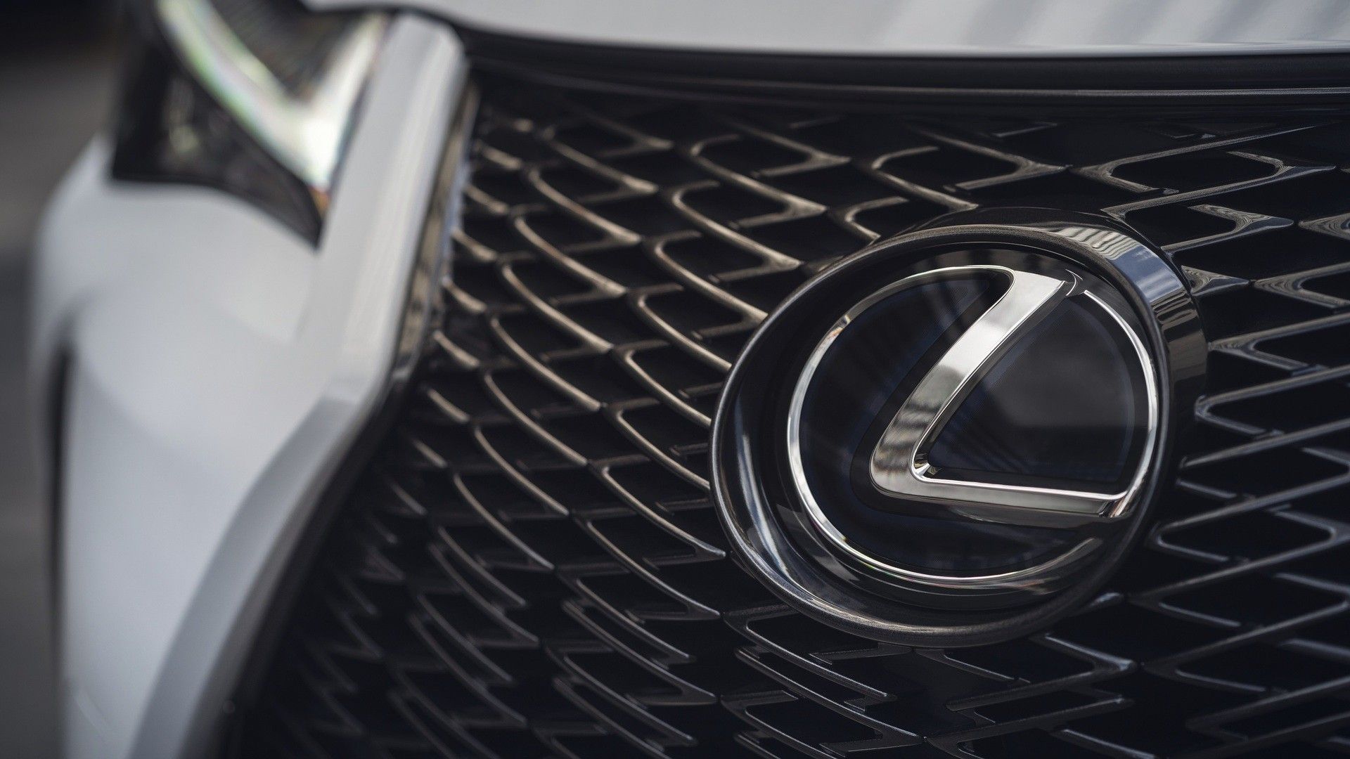 Lexus Is Killing Its Small SUV The Same Year JD Power Named It Named It ...