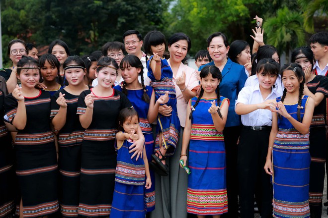 Vẽ thêm mặt trời cho một 'mái nhà chung' ở Quảng Ngãi