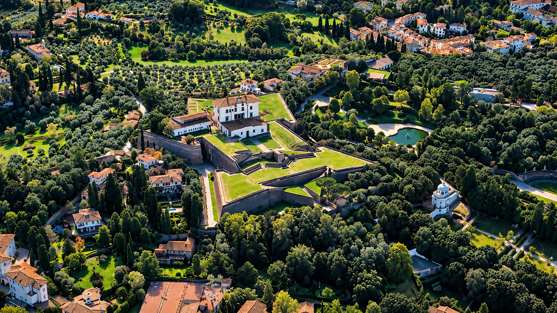 Warum hat die Forte di Belvedere so markante geometrische Mauern?