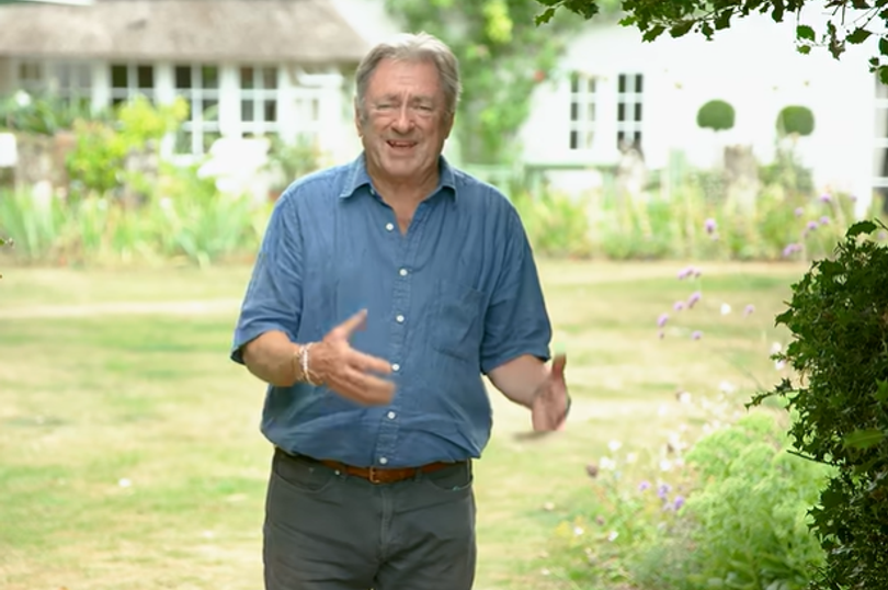 Birds will flock to your garden this autumn if you follow Alan ...