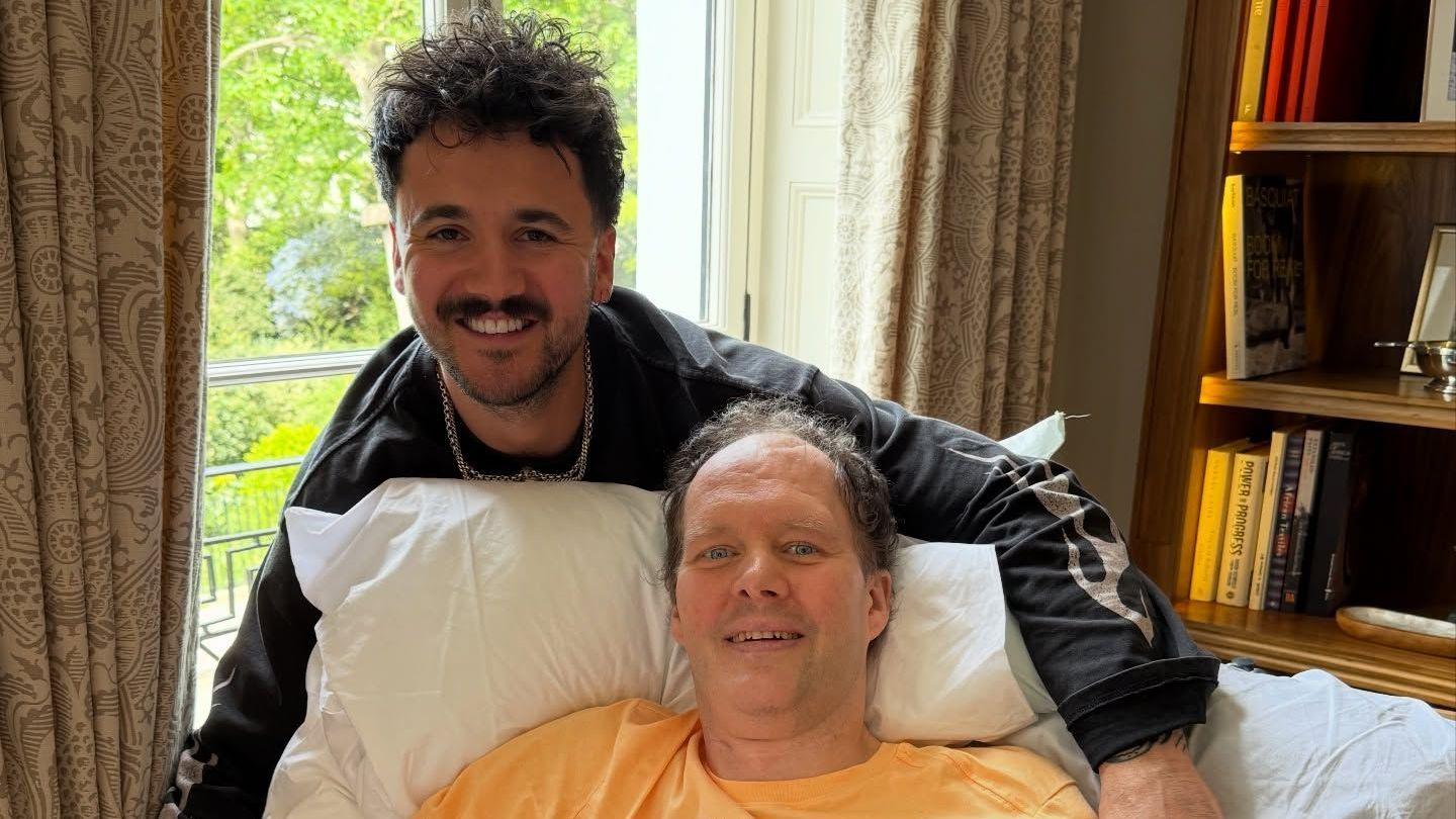 Adventurer who lost leg says 'don't send me money'