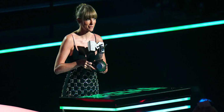 Taylor Swift makes history with most ever wins at MTV VMAs