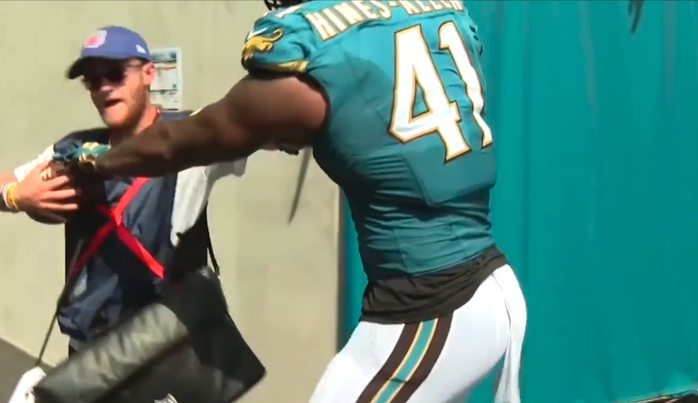 'Don't touch me!' Ballboy flips out after refusing to give back player ...